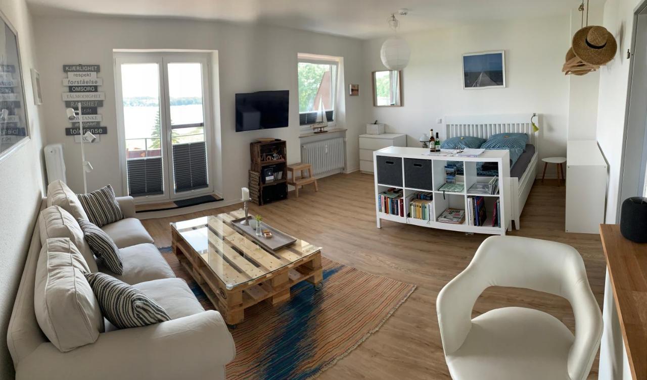 Apartment Am See Scharbeutz Exteriör bild